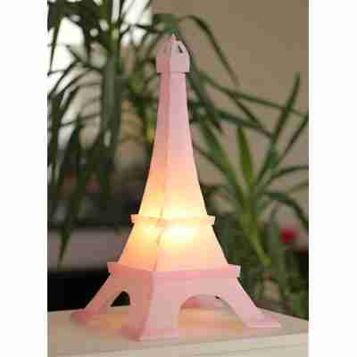Lampe de décoration Tour Eiffel rose allumée de la marque R&M Coudert