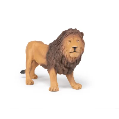 Figurine lion Papo 50191 vue de trois quarts avec pelage fauve et crinière brune