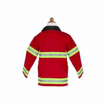 Dos du manteau rouge de pompier avec bandes réfléchissantes