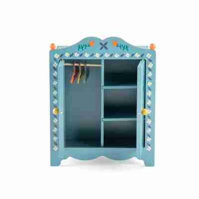 Intérieur de l’armoire Les Minouchkas avec étagères et tringle