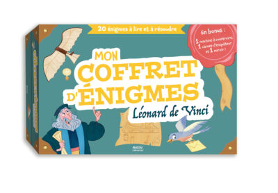 Intérieur du coffret d’énigmes Léonard de Vinci avec cartes et lettres