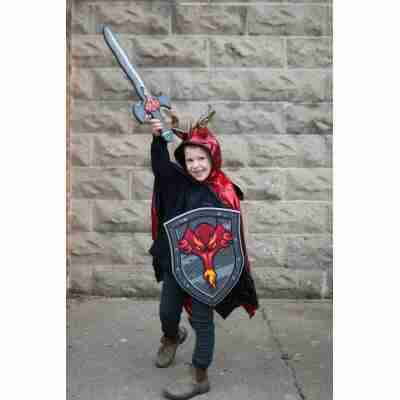 Enfant en costume médiéval avec épée dragon et bouclier assorti