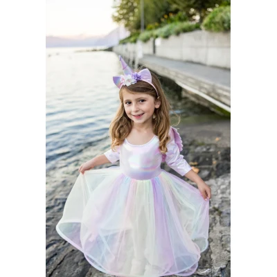 Enfant portant la robe licorne Pégase Great Pretenders