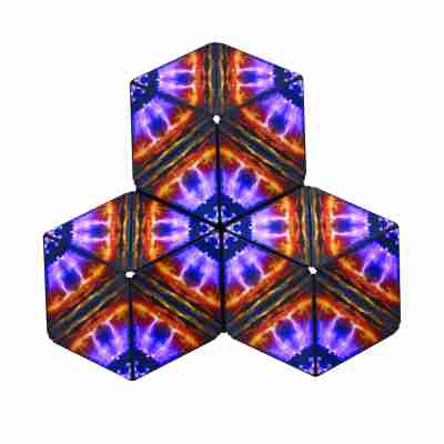 Assemblage de cubes Shashibo en structure colorée