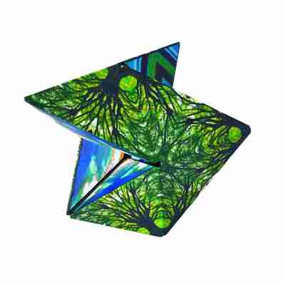 Cube Shashibo en transformation avec formes ouvertes