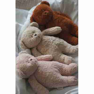 Collection de peluches Moonie aux couleurs douces