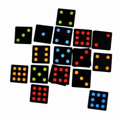 Cartes colorées du jeu stratégique Punto