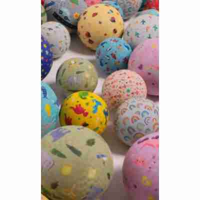 Balle jaune enfant avec motifs Little L