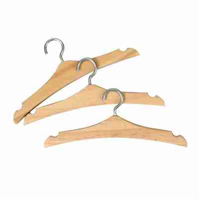 Lot de petits cintres en bois Egmont Toys pour vêtements de poupées