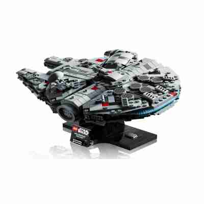 Millennium Falcon LEGO Star Wars exposé sur son présentoir noir