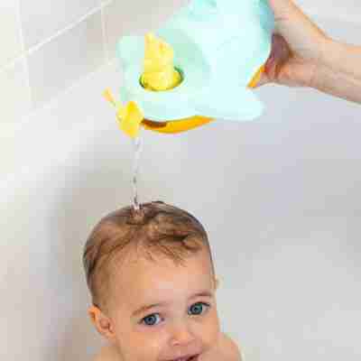 Hydravion utilisé comme jouet de bain pour enfant