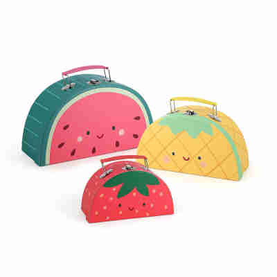 Les trois valisettes fruits gourmands Vilac : pastèque, ananas et fraise