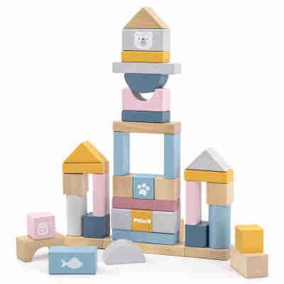 Construction réalisée avec les blocs de bois PolarB aux formes et couleurs variées