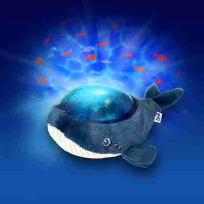 Ptit Loustic – Magasin de jeux et jouets à Saint-Étienne 2 Baleine Aqua Dream Pabobo avec projections aquatiques dans une chambre