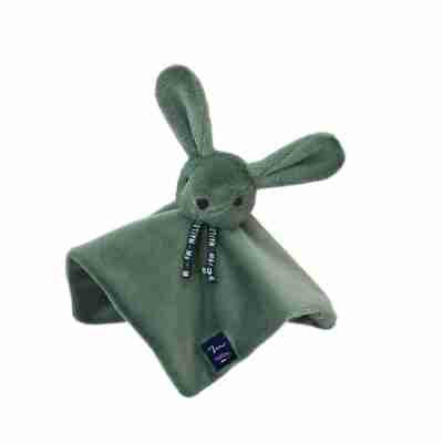 Ptit Loustic – Magasin de jeux et jouets à Saint-Étienne 1 Doudou plat Lapin Dorlotin Vert Sauge de Mailou Tradition