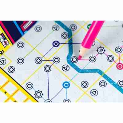 Plan de métro Next Station London avec lignes tracées au crayon