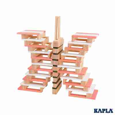 Papillon construit avec des planchettes naturelles roses blanches et vertes Kapla