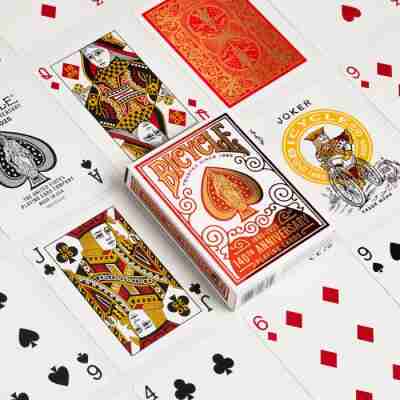 Ptit Loustic – Magasin de jeux et jouets à Saint-Étienne 8 Jeu Bicycle 140 avec boîte, cartes illustrées et dos rouge