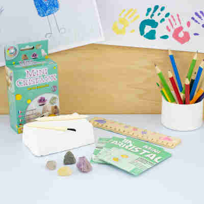 Kit Mini Cristaux Ulysse avec bloc d’argile, outils, cristaux et guide