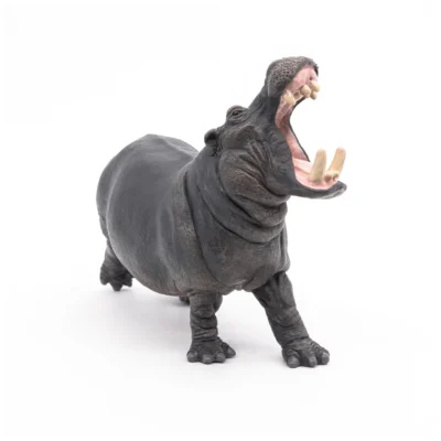 Figurine Hippopotame Papo 50051 vue de trois quarts avec ses grandes canines