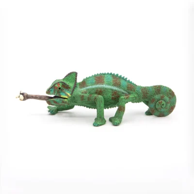 Caméléon Papo 50177 vu de profil avec langue déployée et queue enroulée