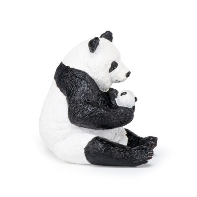 Figurine Panda assis Papo vue de profil tenant son petit panda contre lui
