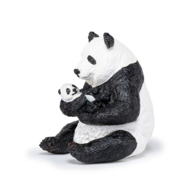 Ptit Loustic – Magasin de jeux et jouets à Saint-Étienne 15 Figurine Panda assis et son bébé Papo 50196 avec le petit blotti dans ses pattes