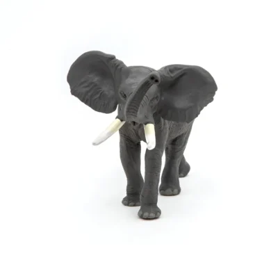 Ptit Loustic – Magasin de jeux et jouets à Saint-Étienne 10 Figurine Éléphant Papo vue de face avec grandes oreilles, trompe relevée et défenses