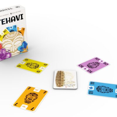 Partie de Tehavi avec cartes colorées et paquet de cartes objectif au centre