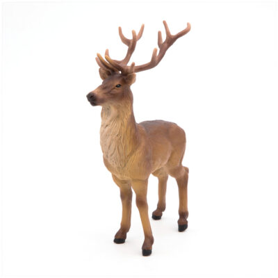 Ptit Loustic – Magasin de jeux et jouets à Saint-Étienne 2 Figurine Cerf Papo 53008 vue de trois quarts avec ramure détaillée