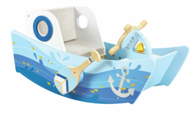 Ptit Loustic – Magasin de jeux et jouets à Saint-Étienne 2 Bateau à bascule Hape E1214 bleu avec gouvernail, rames mobiles, cloche et siège capitonné
