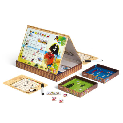 Contenu de la Bataille Navale Pirates Janod avec support, grilles, bateaux et feutres