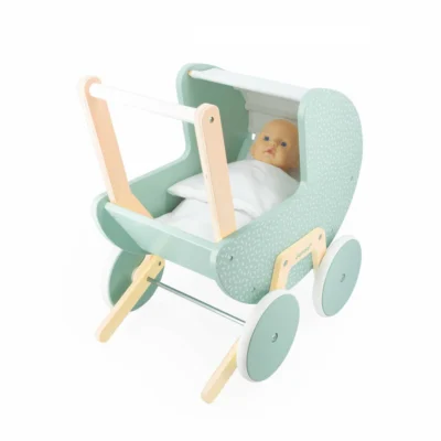 Ptit Loustic – Magasin de jeux et jouets à Saint-Étienne 2 Landau Zen Janod avec poupon installé sous la capote
