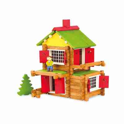 Chalet Jeujura construit en bois avec toit vert, volets rouges, balcons et personnage