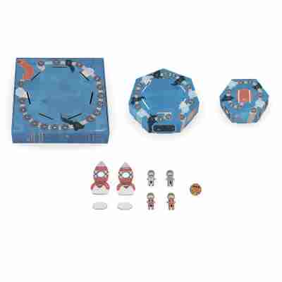 Contenu du jeu Space J Janod avec plateaux, fusées, astronautes et dé en bois
